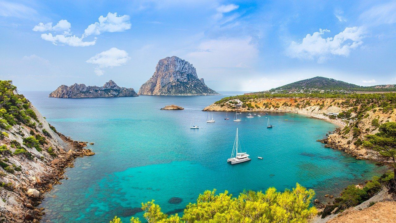 Visit Ibiza and sail